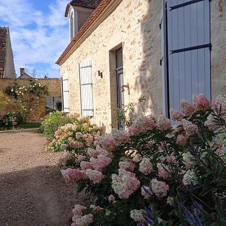 Bed and Breakfast L'Amalgam' Ainay-le-Vieil Exterior foto